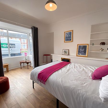 4-Bedroom Home - Perfect For Those Working In Bridgend - By Tailored Accommodation 外观 照片