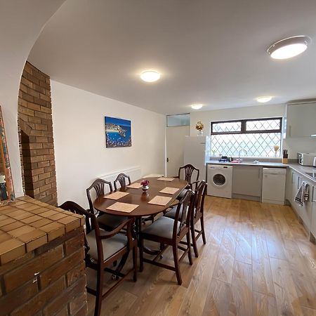 4-Bedroom Home - Perfect For Those Working In Bridgend - By Tailored Accommodation 外观 照片