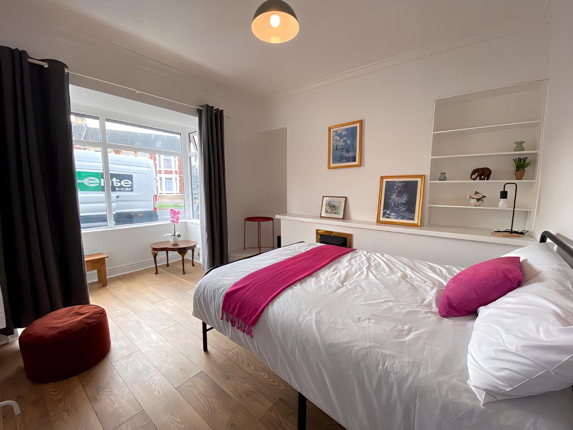 4-Bedroom Home - Perfect For Those Working In Bridgend - By Tailored Accommodation 外观 照片