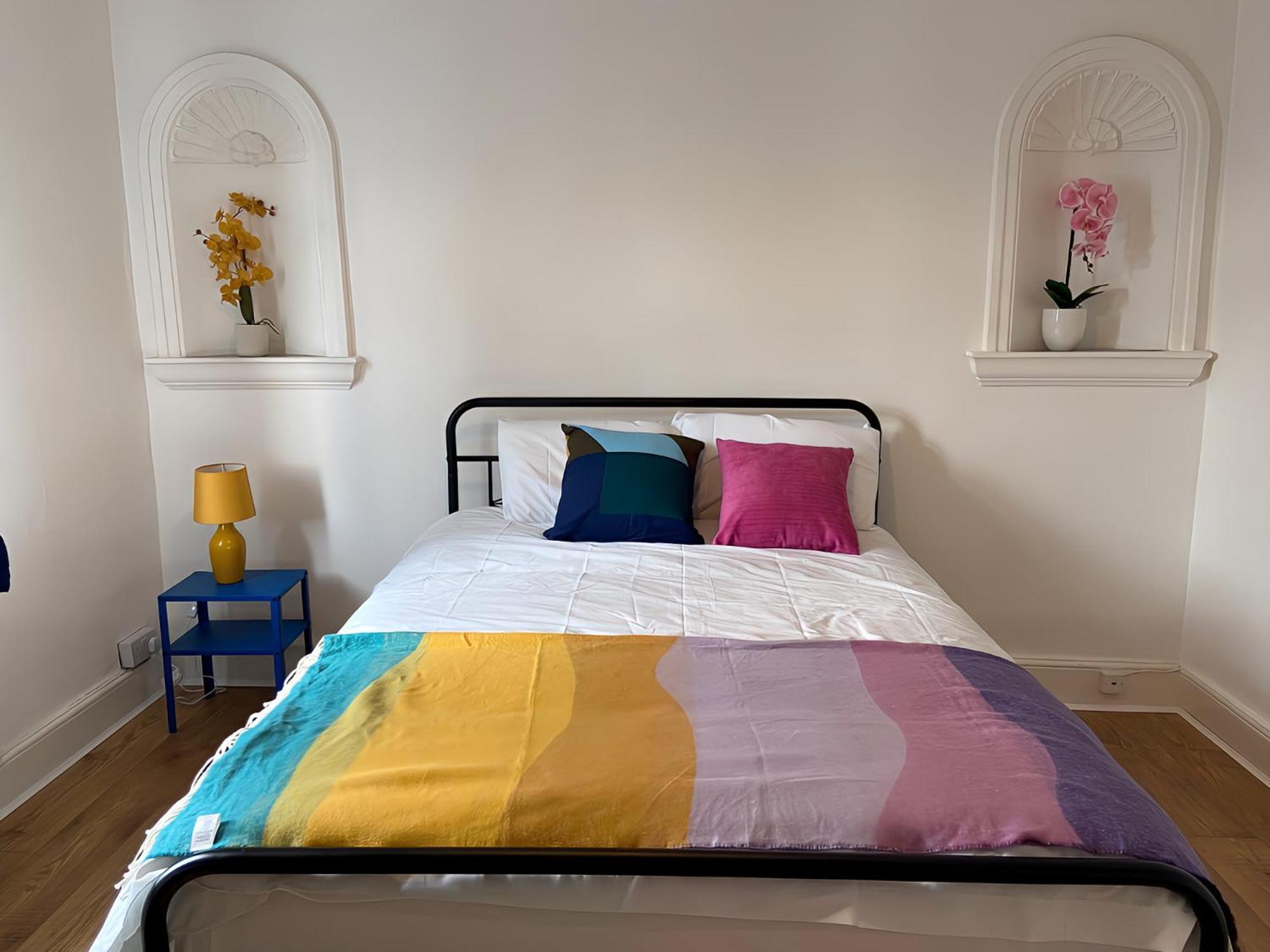 4-Bedroom Home - Perfect For Those Working In Bridgend - By Tailored Accommodation 外观 照片